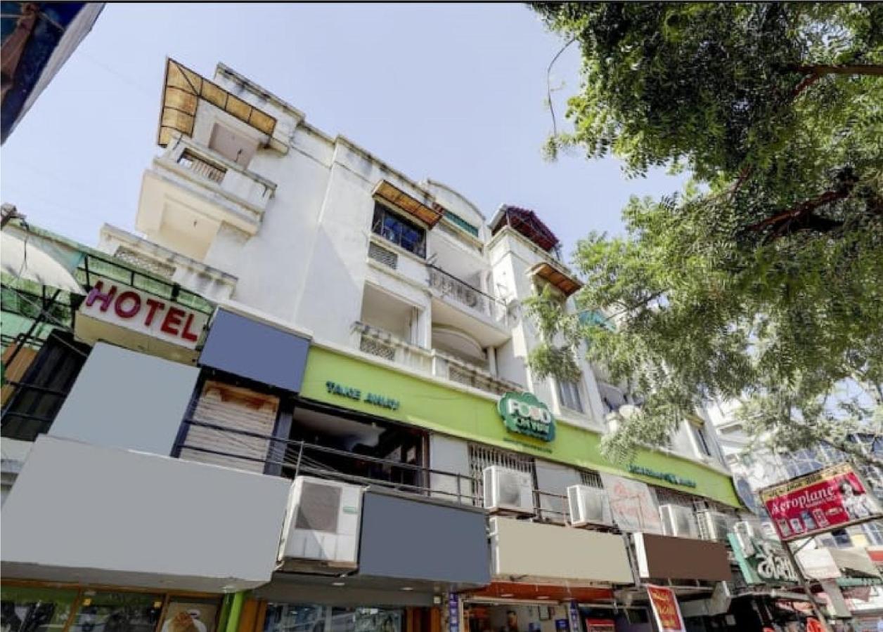 Hotel Krishna Palace Αχμπανταμπάντ Εξωτερικό φωτογραφία