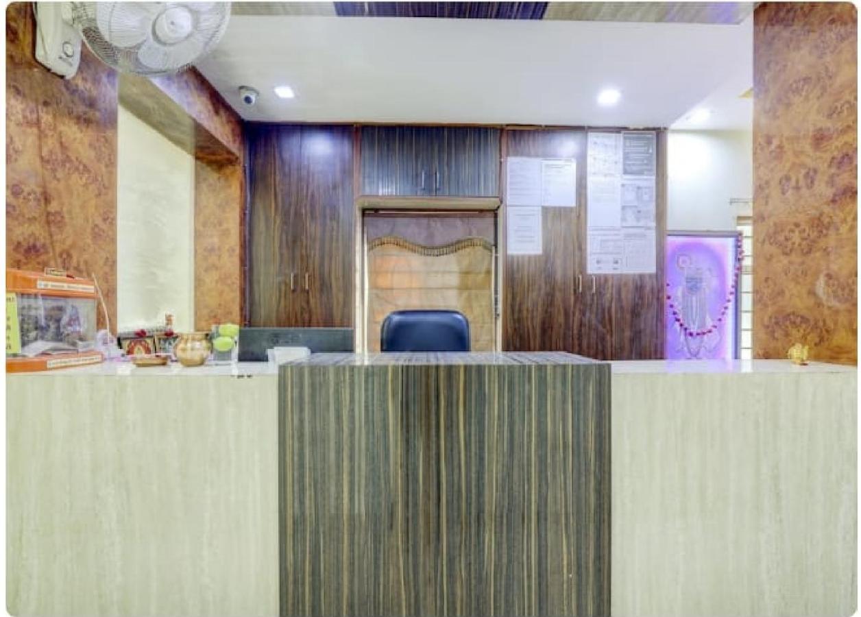 Hotel Krishna Palace Αχμπανταμπάντ Εξωτερικό φωτογραφία