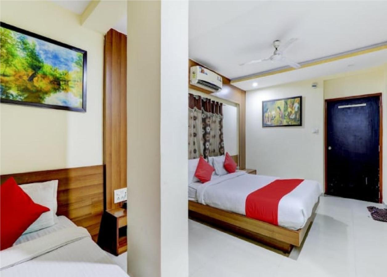 Hotel Krishna Palace Αχμπανταμπάντ Εξωτερικό φωτογραφία