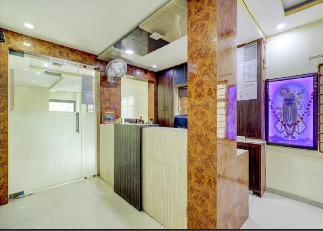 Hotel Krishna Palace Αχμπανταμπάντ Εξωτερικό φωτογραφία