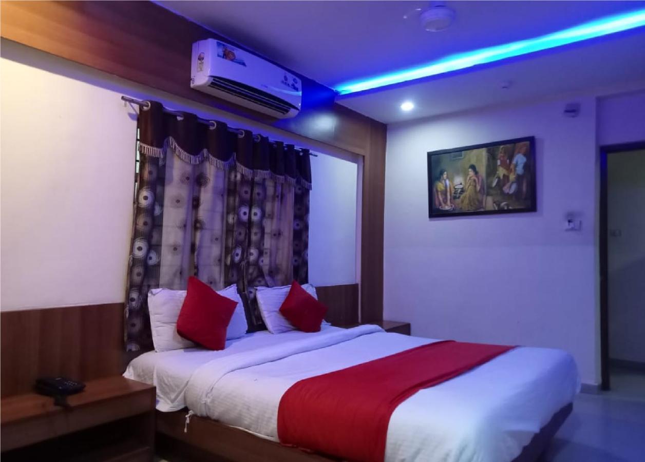 Hotel Krishna Palace Αχμπανταμπάντ Εξωτερικό φωτογραφία